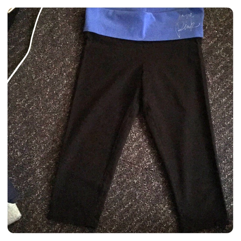 💕VS Pink Yoga Cropped Leggings 💕